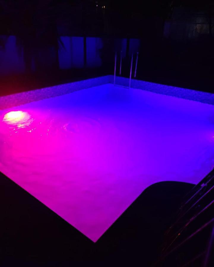 The Perfect Stays- Lal Mahal Villa With Disco Pool Lonavala Eksteriør billede