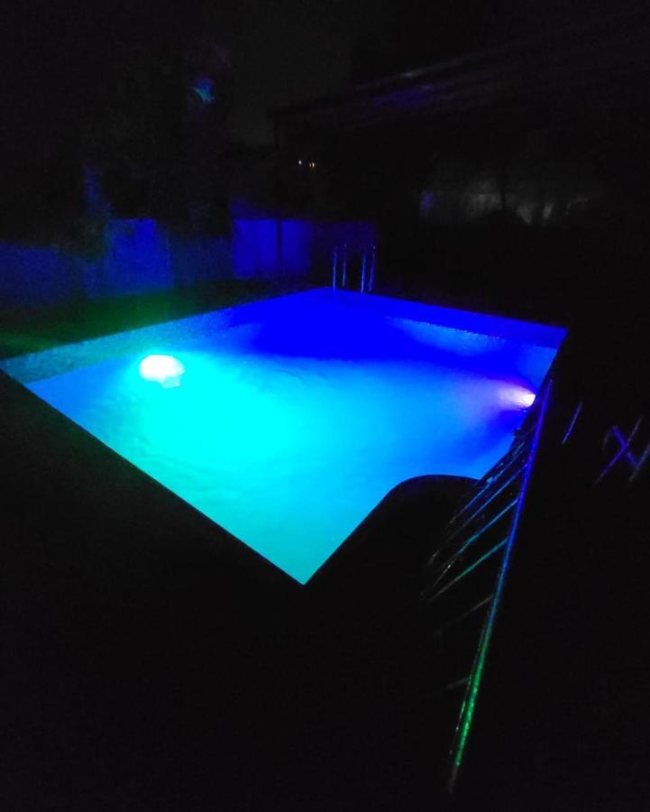 The Perfect Stays- Lal Mahal Villa With Disco Pool Lonavala Eksteriør billede